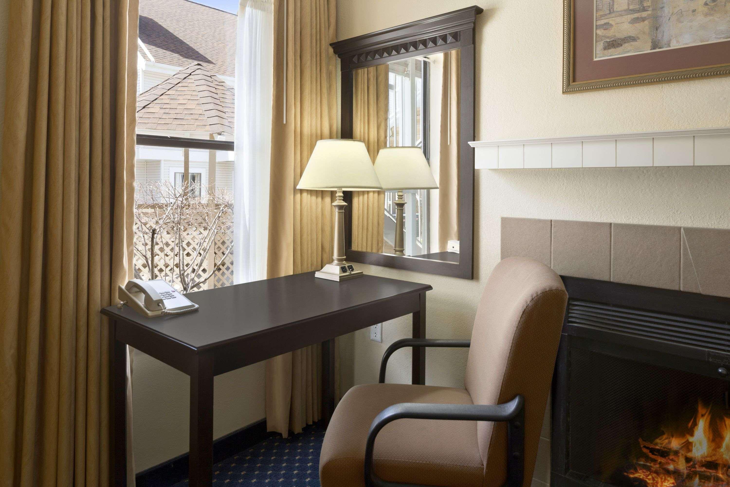 Hawthorn Extended Stay By Wyndham Fort Wayne Exterior photo